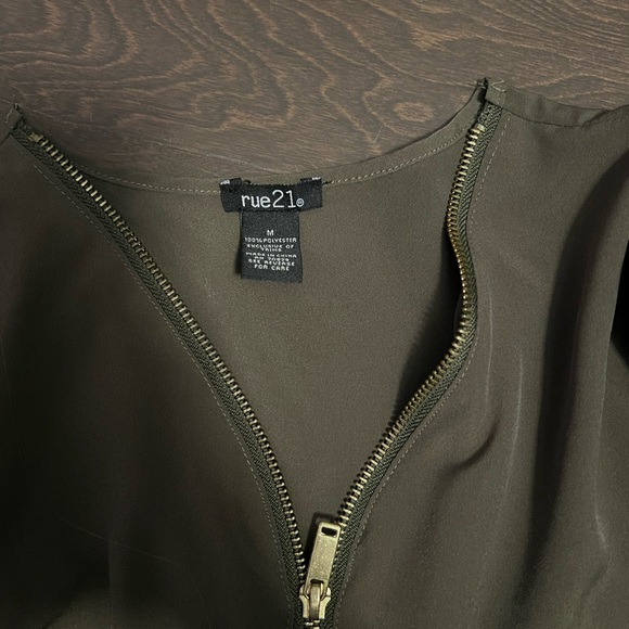 Green dress size: M - Picture 3 of 3